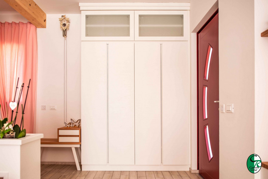 armadio-ingresso-moderno-laccato-bianco.jpg