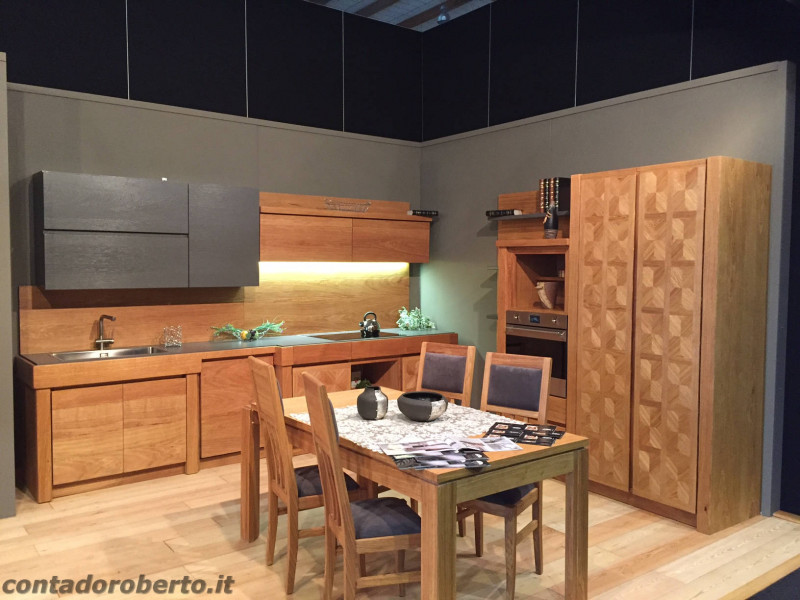 cucina-moderna-in-rovere-naturale-manerba.jpg